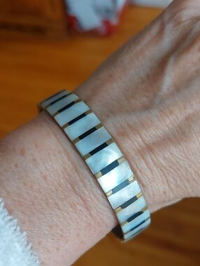 💜5/$25💜 MOP Shell Inlay Brass Bangle Bracelet